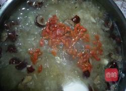 银耳莲子羹的做法图解8