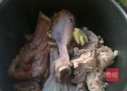 大骨炖萝卜的做法图解5