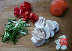 野笋炒蹄筋的做法图解3