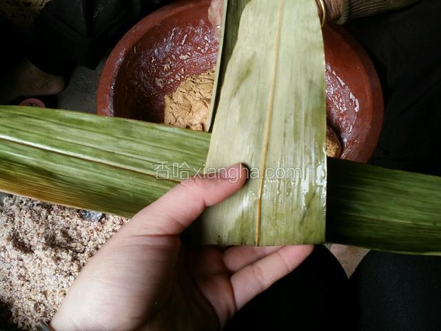 下面往上折好
