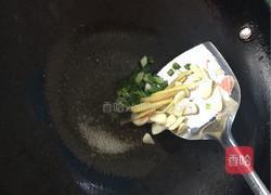 家常炒芹菜的做法图解3