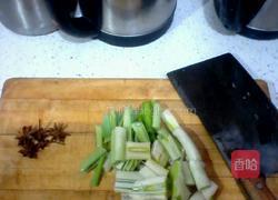 五花肉炖双豆(土豆豆角)的做法图解3