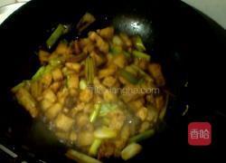 五花肉炖双豆(土豆豆角)的做法图解6