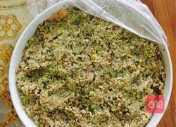 牛油果皮的香菇虾仁饺子的做法图解3