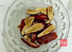 百合黑米养生粥的做法图解2