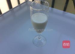 草莓麦片酸奶的做法图解1