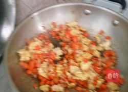 胡萝卜虾仁炒蛋的做法图解3