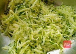 青萝卜猪肉馅的做法图解2