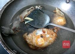鲫鱼荷包蛋汤的做法图解7
