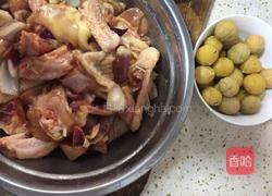 板栗焖鸡的做法图解1