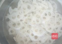 凉拌藕片（连菜）的做法图解2