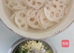 凉拌藕片（连菜）的做法图解3
