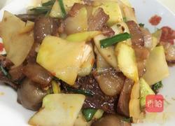 榨菜头炒腊肉的做法图解6