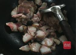 榨菜头炒腊肉的做法图解1