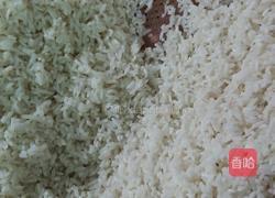 腊肉荸荠莲藕红枣糯米饭的做法图解2