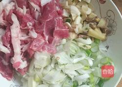 青椒木耳炒肉的做法图解1