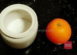 止咳化痰蒸盐橙的做法图解1