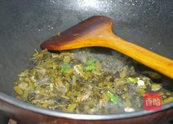 酸菜炒白虾的做法图解4