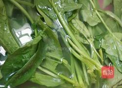 菠菜丸子汤的做法图解1