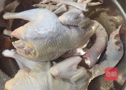 云南卤鸡的做法图解1