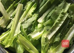 鲮鱼油麦菜的做法图解1