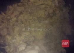 酸菜炒肉的做法图解4