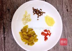 泡椒莴笋的做法图解2