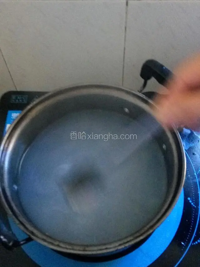 需要按照一个方向满满搅拌