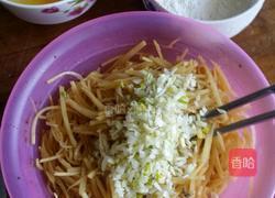 土豆丝烙饼的做法图解2