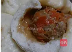 Illustration of how to make carrot and pork buns 3