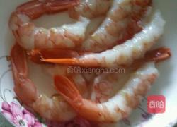 蒜蓉粉丝蒸虾球的做法图解1