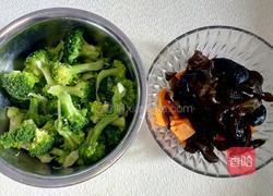 西兰花炒肉的做法图解6