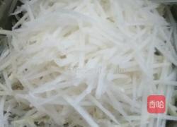 酱油萝卜丝的做法图解1