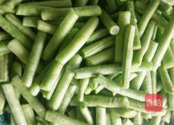 豇豆炒肉的做法图解1