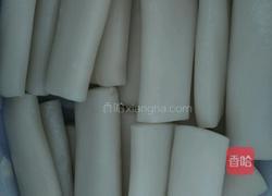 咸肉冬笋煮年糕的做法图解1