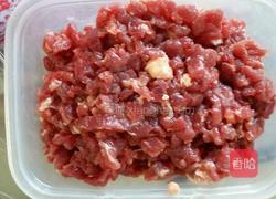 小炒牛肉粒的做法图解1