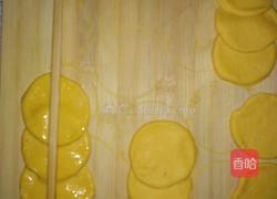 绿叶玫瑰花卷（一）的做法图解5