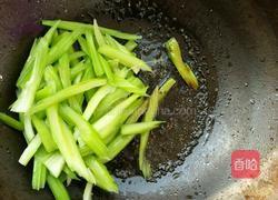 黑芝麻炒芹菜的做法图解9