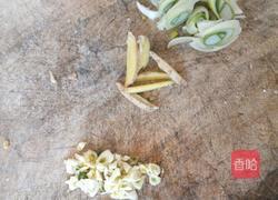 糖醋带鱼的做法图解2