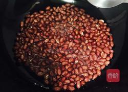 花生米小银鱼的做法图解2