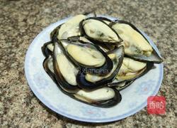 葡萄酒煮青口的做法图解1