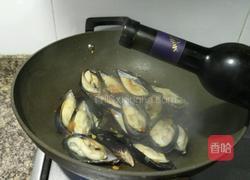 葡萄酒煮青口的做法图解4