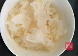 凉拌银耳莴笋的做法图解3