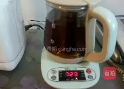 Illustration of how to make Hong Kong-style milk tea 7