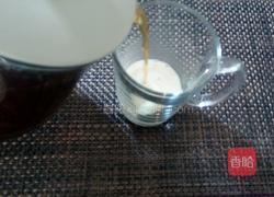 港式奶茶的做法图解10