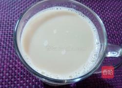 港式奶茶的做法图解11