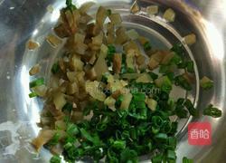 萝卜干煎土鸡蛋的做法图解1