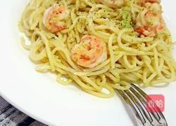 牛油果奶油鲜虾意面的做法图解12