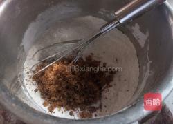 自制红糖马拉糕的做法图解2