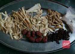 山羊肉炖六味的做法图解1